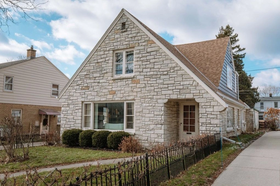 image for Milwaukee Men's Oxford House