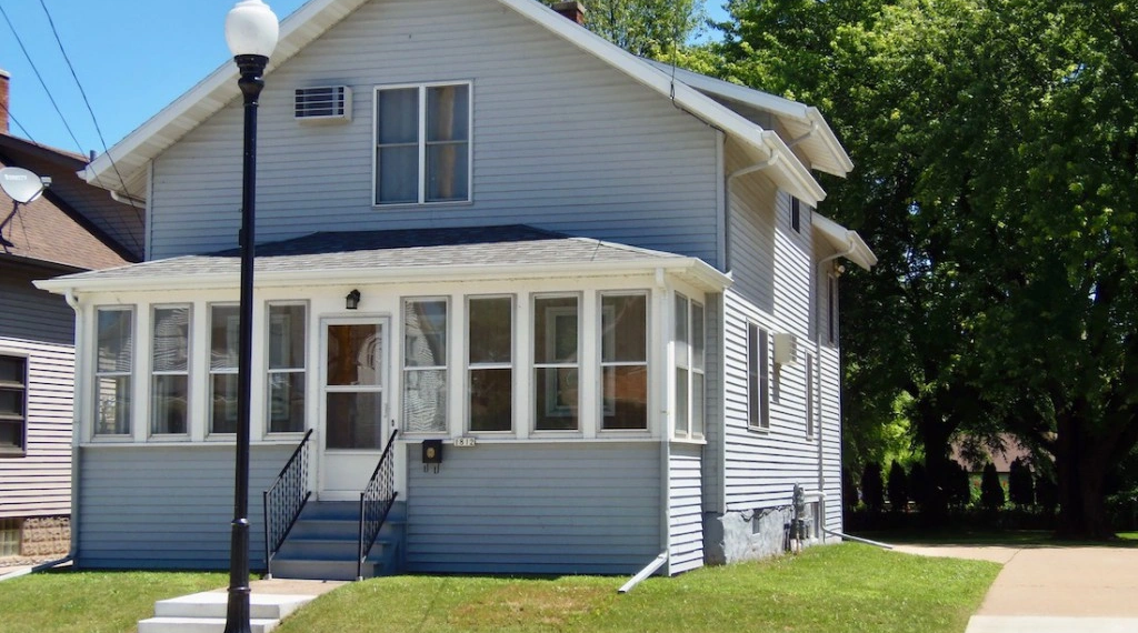 image for Winnebago Men's Oxford House